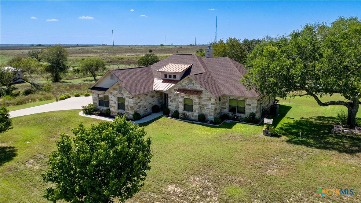 Property Photo:  121 Carrizo Ridge  TX 78114 