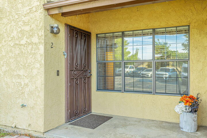 Property Photo:  1537 W Ave L Unit 2  CA 93534 