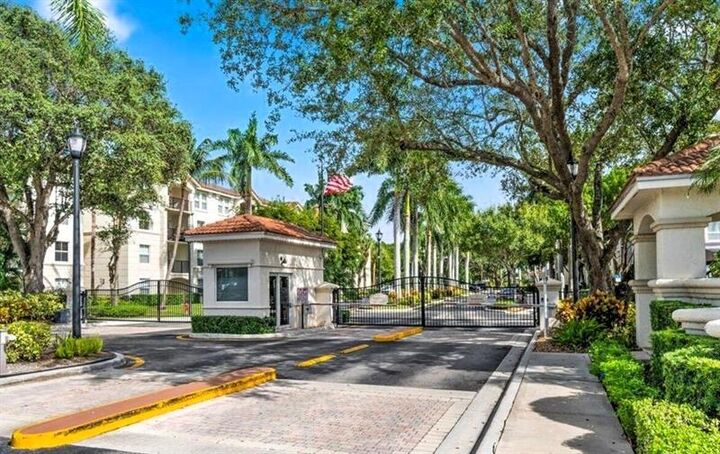 Property Photo: 2217 Tuscany Way 2217 FL 33435