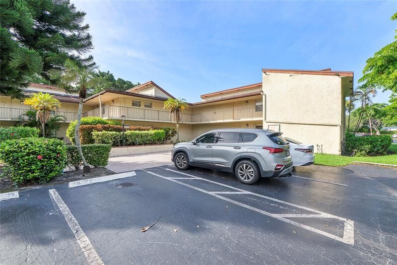 Property Photo:  8780 Holly Ct 104  FL 33321