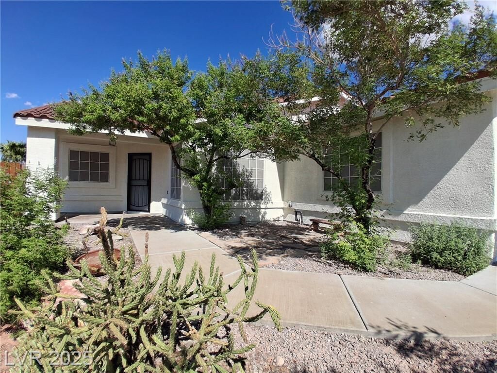 Property Photo: 410 Richgold Street NV 89012