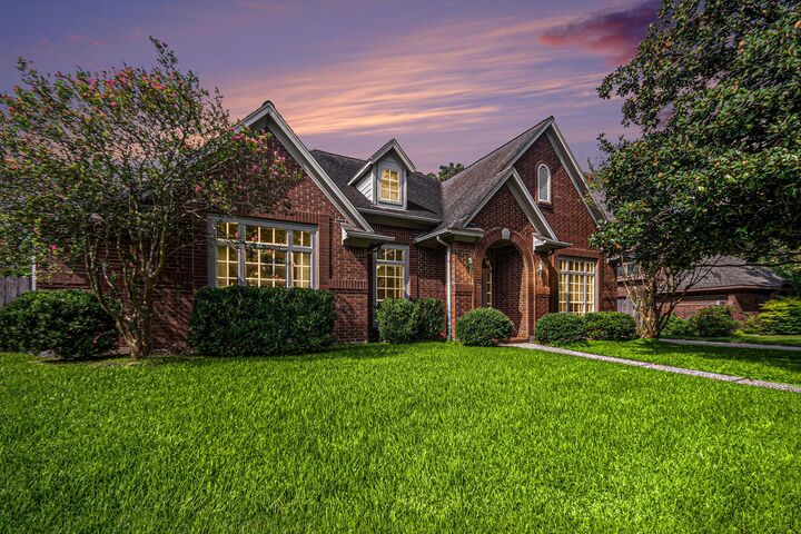 Property Photo:  2203 Woodside Drive  TX 77062 