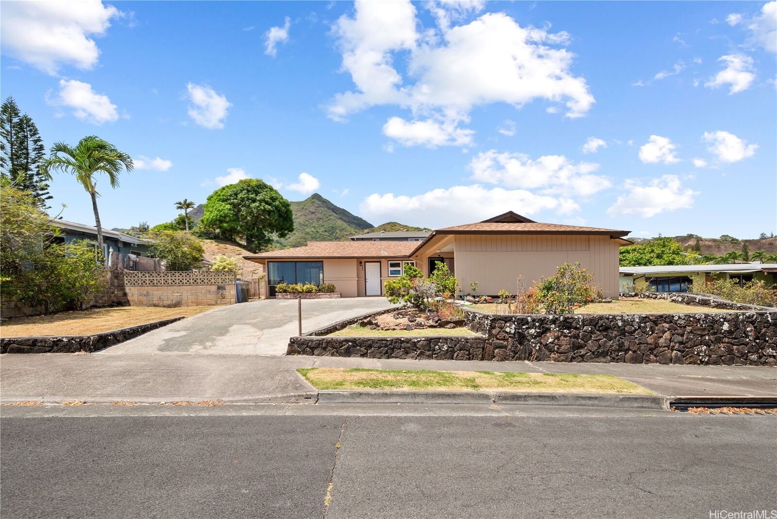 Property Photo: 322 Keolu Drive HI 96734