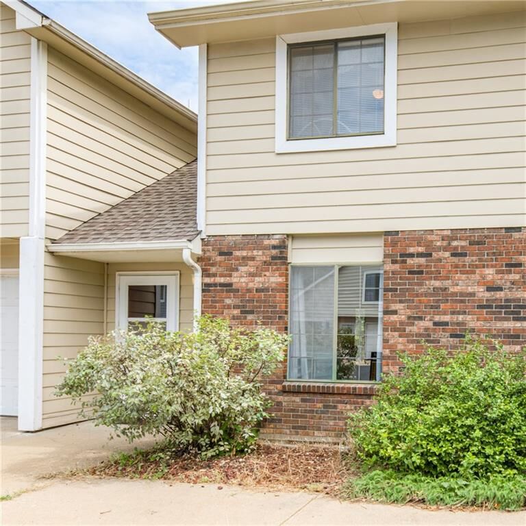 Property Photo:  2406 Alabama Street 4B  KS 66046 