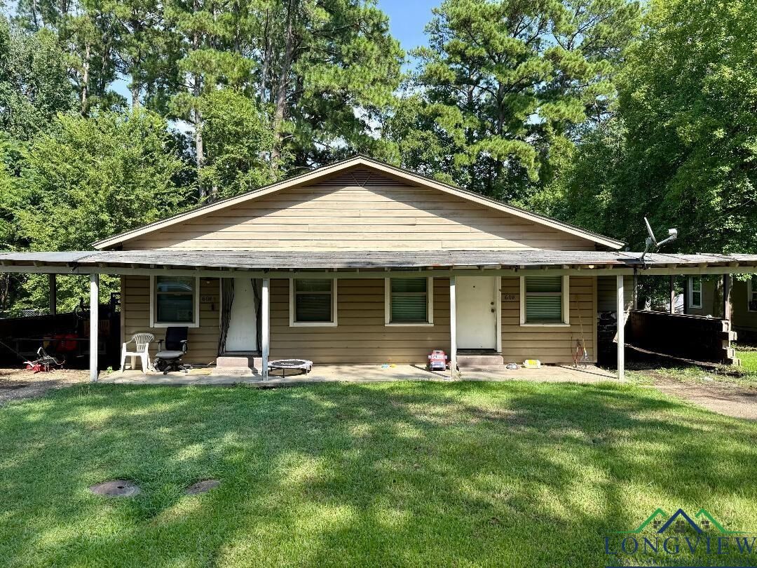 Property Photo: 608, 610, 623 Harrell 625, 627 Harrell TX 75601