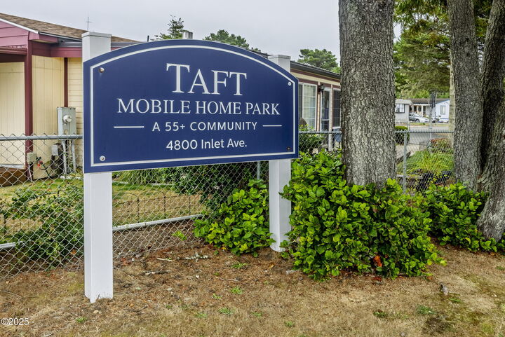 Property Photo: 4800 SE Inlet Avenue 37 OR 97367