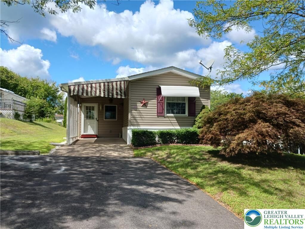 Property Photo: 233 Independence Way PA 18343
