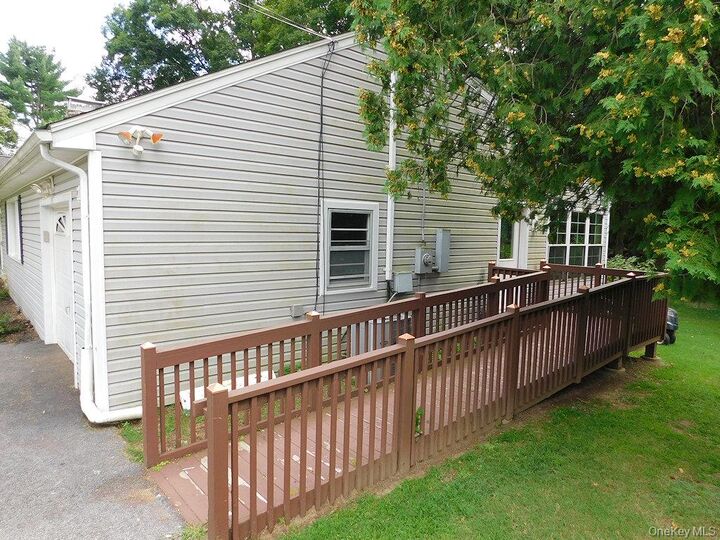 Property Photo:  16 Old Farms Rd  NY 12603