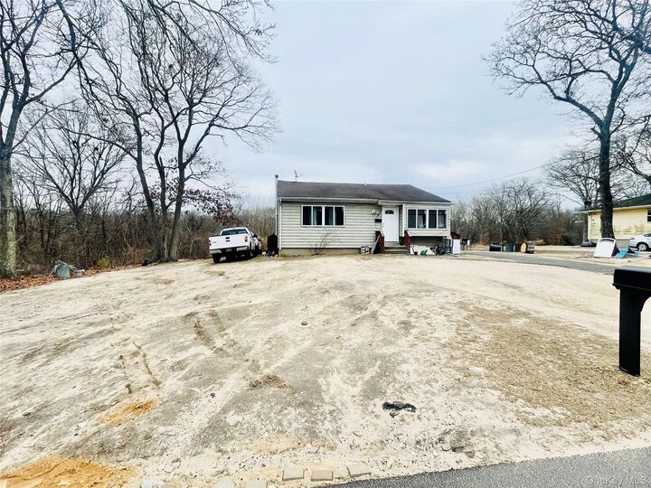 29 Gray Avenue  Medford NY 11763 photo
