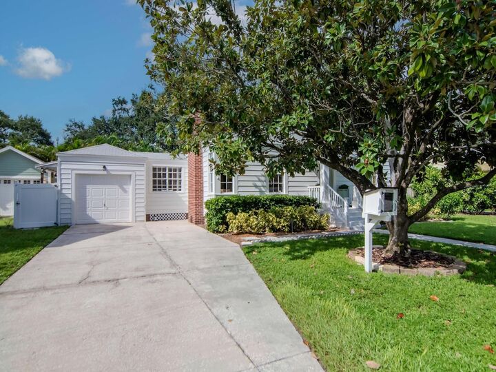 Property Photo: 4311 W Granada Street FL 33629