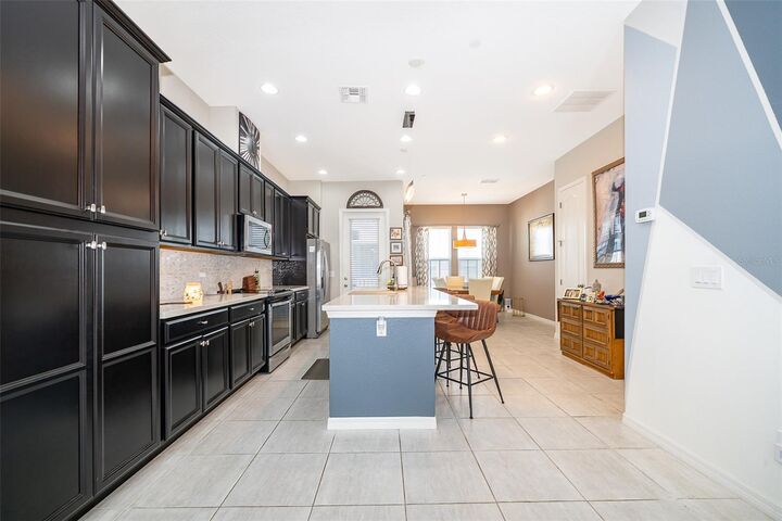Property Photo: 727 Catalonia Cove FL 32765
