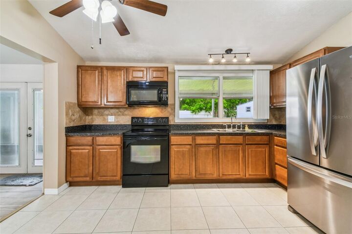 Property Photo: 2707 San Marco Place FL 33619