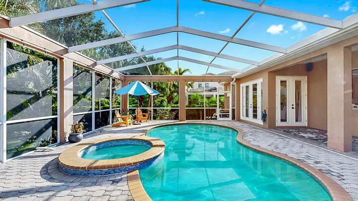 Property Photo:  6408 Rubia Circle  FL 33572 