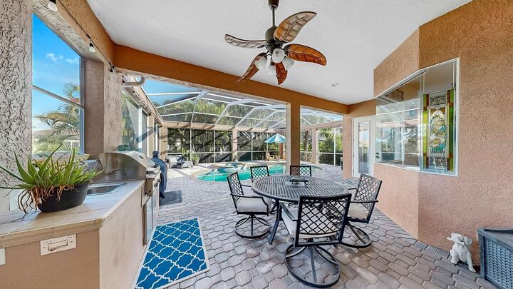 Property Photo: 6408 Rubia Circle FL 33572