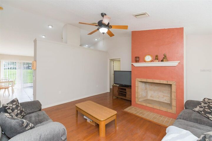 Property Photo: 2906 Noahs Ark Lane FL 33565