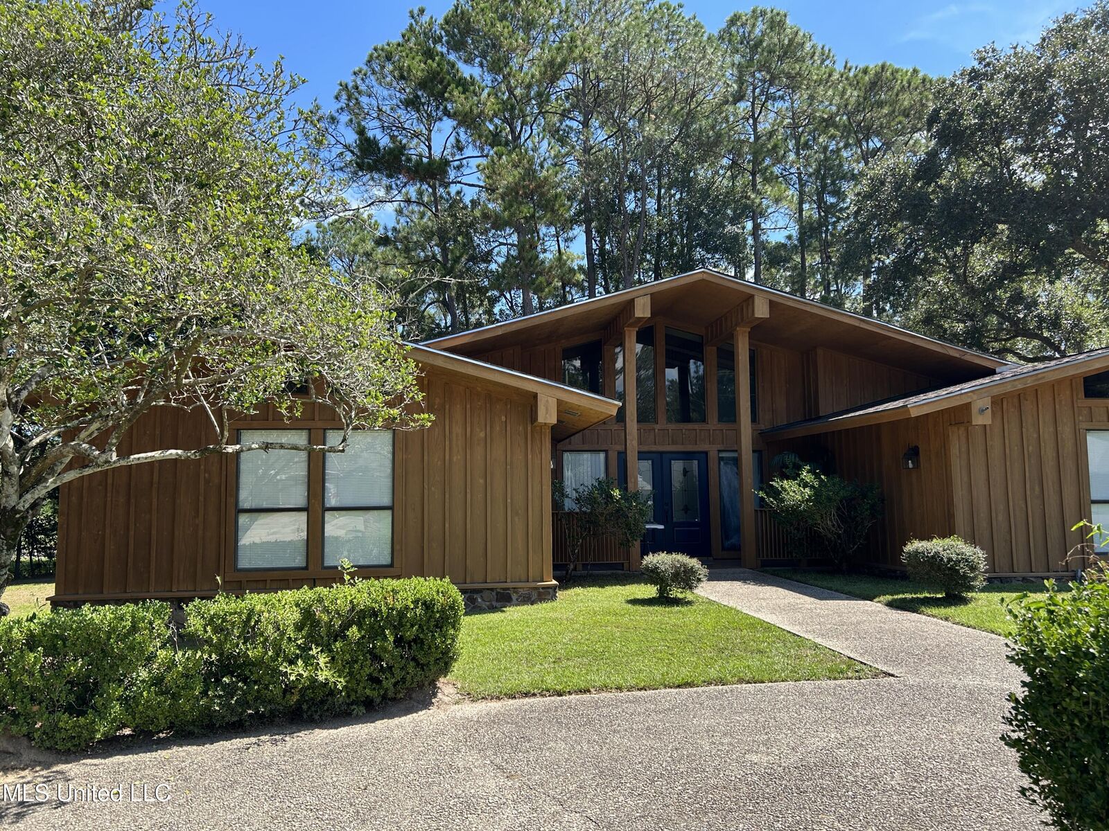 Property Photo: 7415 Mahalo Hui Drive MS 39525