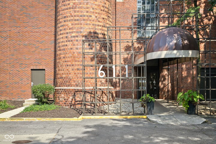 Property Photo:  611 N Park Avenue 511  IN 46204 