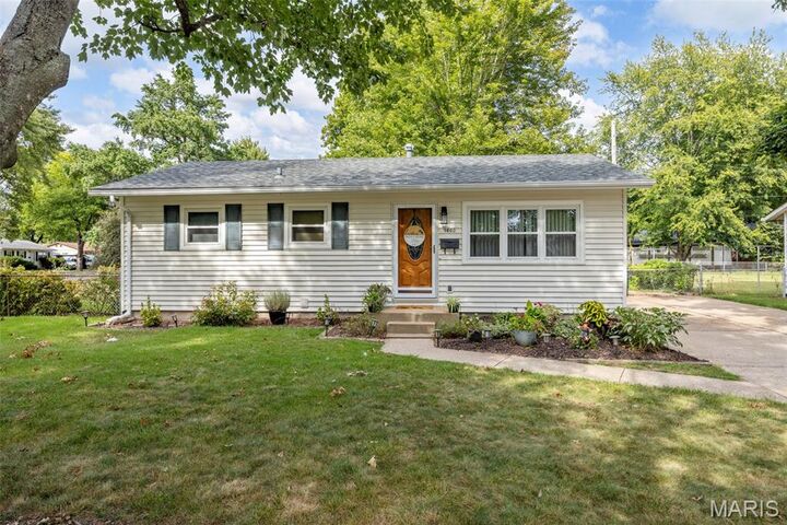 Property Photo: 1660 Fenmore Drive MO 63031