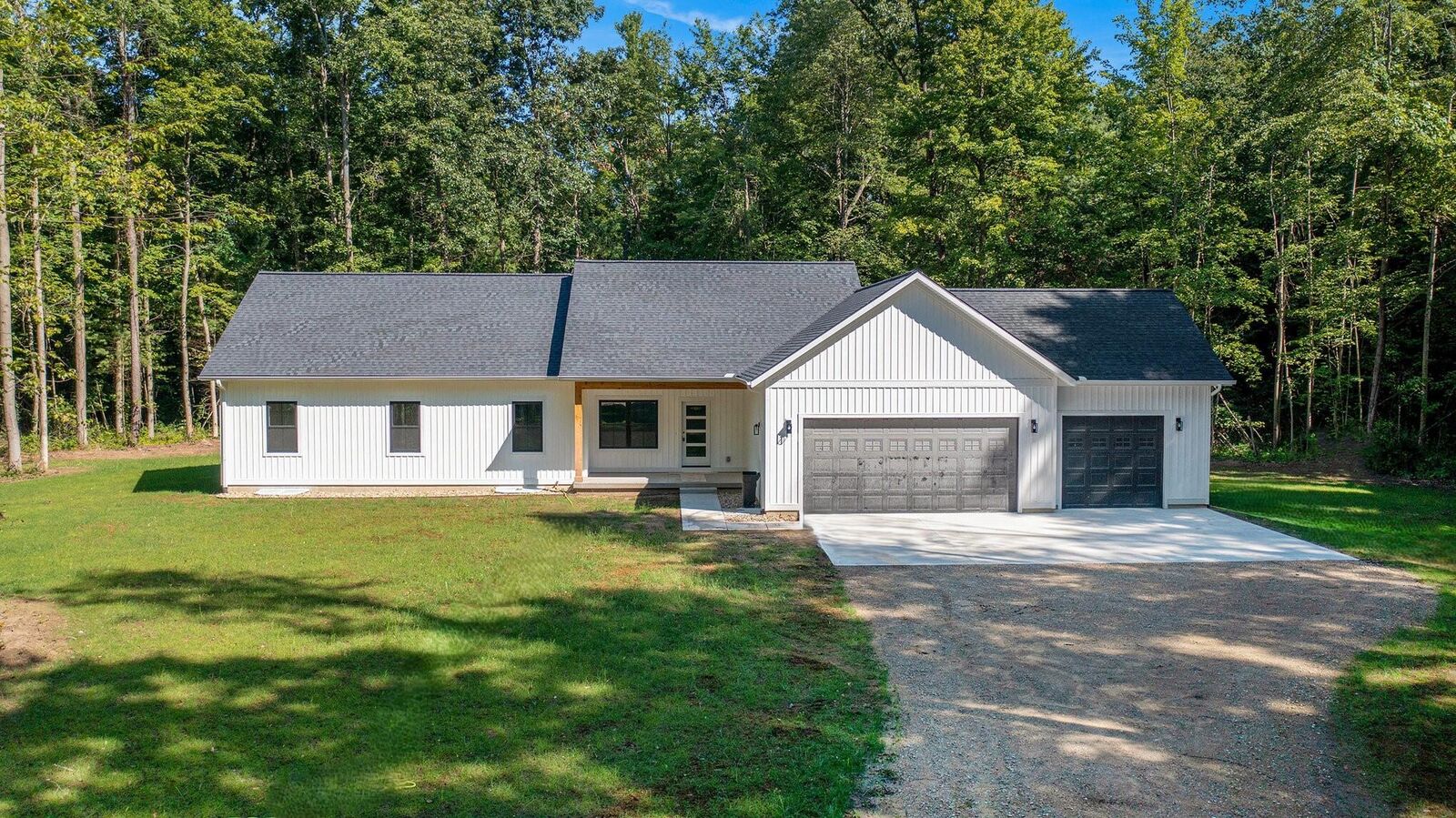 Property Photo:  3981 112th Avenue  MI 49010 