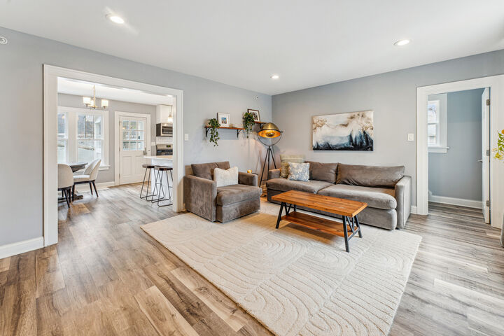 Property Photo:  211 E Russell Street  IL 60010 