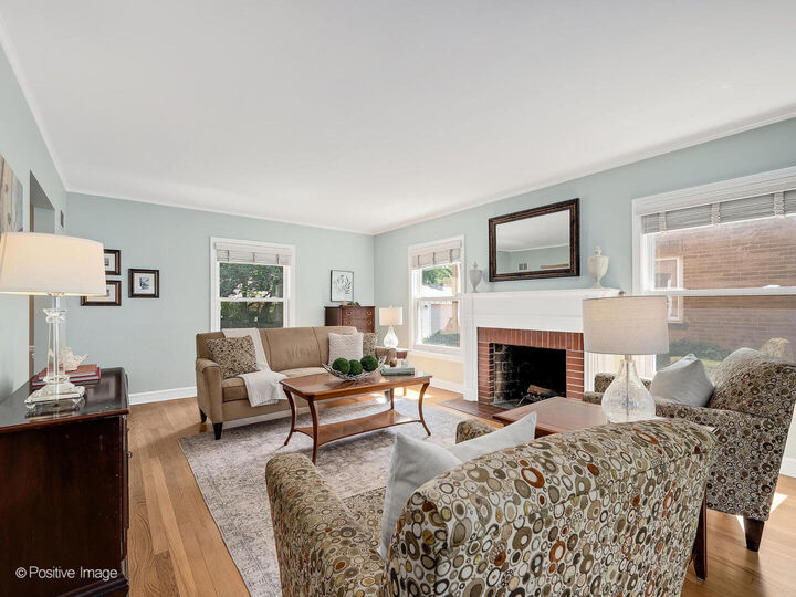 Property Photo:  737 N Spring Avenue  IL 60526 