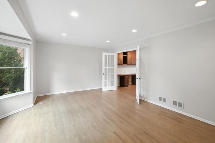 Property Photo: 745 Price Lane IL 60015