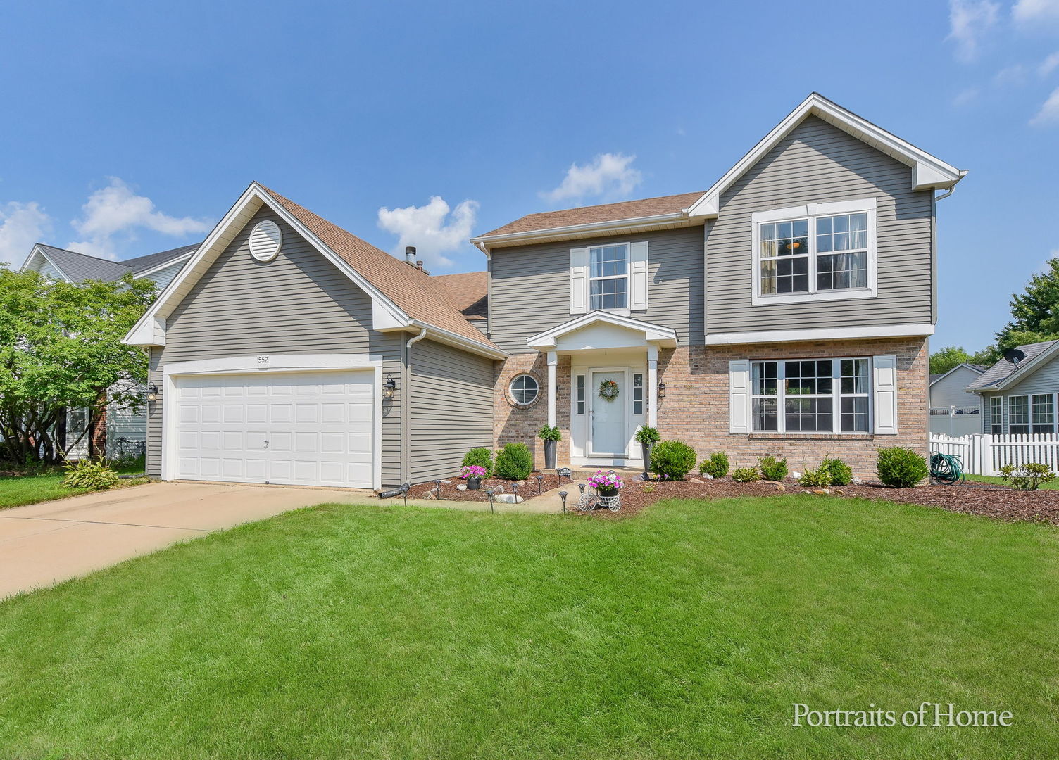 Property Photo: 552 Lakeview Drive IL 60543