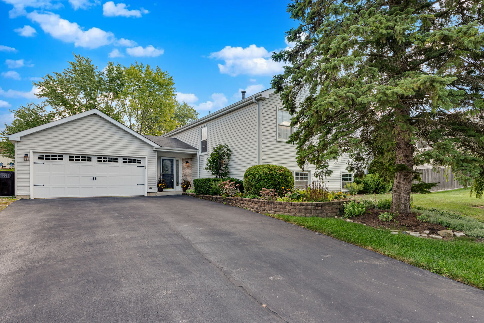 Property Photo:  810 Red Bridge Road  IL 60047 