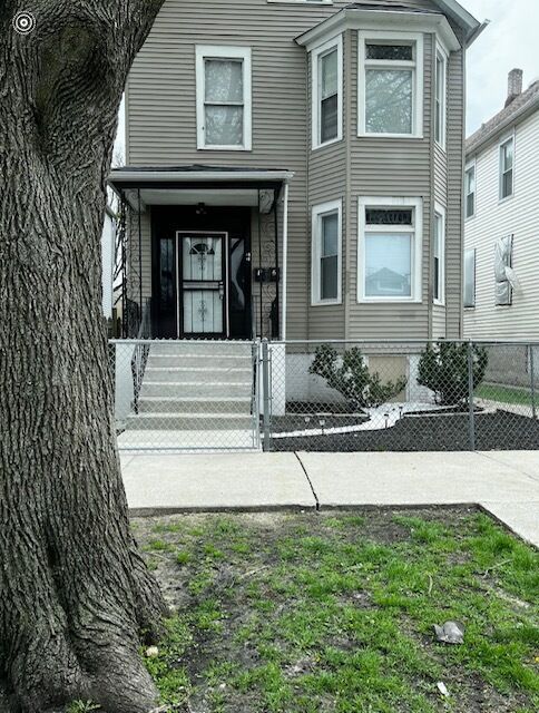Property Photo: 8423 S Muskegon Avenue IL 60617