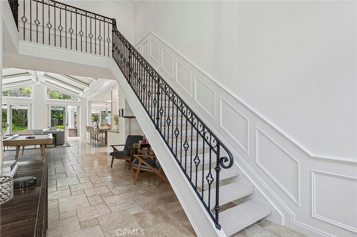 Property Photo: 6 Rue Cannes CA 92660