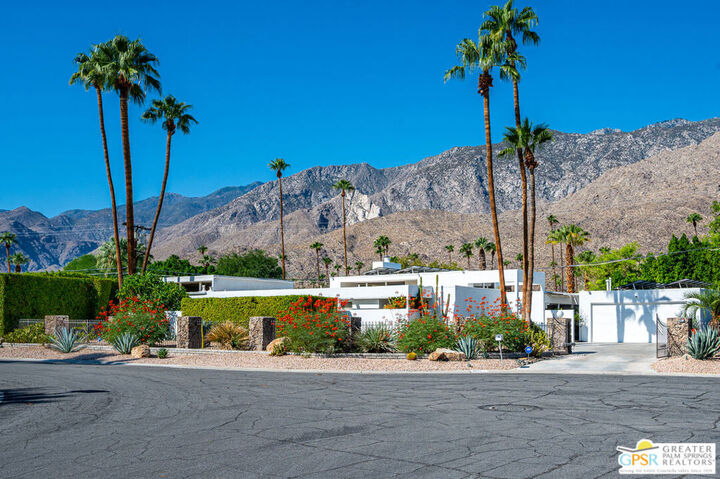 Property Photo:  1925 S Joshua Tree Place  CA 92264 
