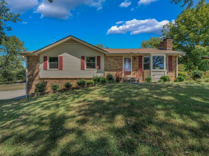 809 Laurel Dr  Clarksville TN 37043 photo