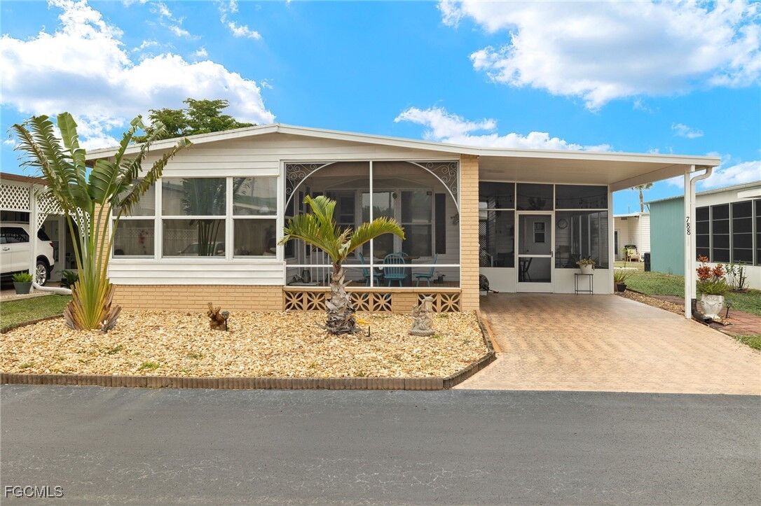 Property Photo:  788 Roses Lane  FL 33917 