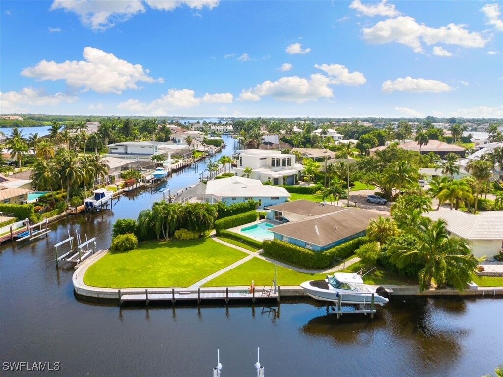 Property Photo: 2140 Shad Court FL 34102