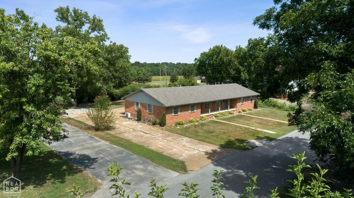 Property Photo: 823 NW 5th Street AR 72476