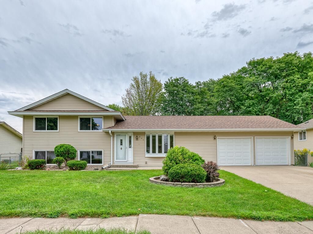 Property Photo: 841 Cortland Drive MN 55124