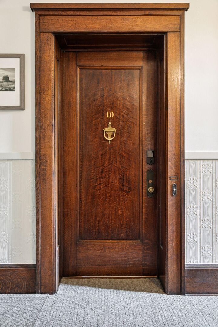 Property Photo:  56 Arundel Street 10  MN 55102 