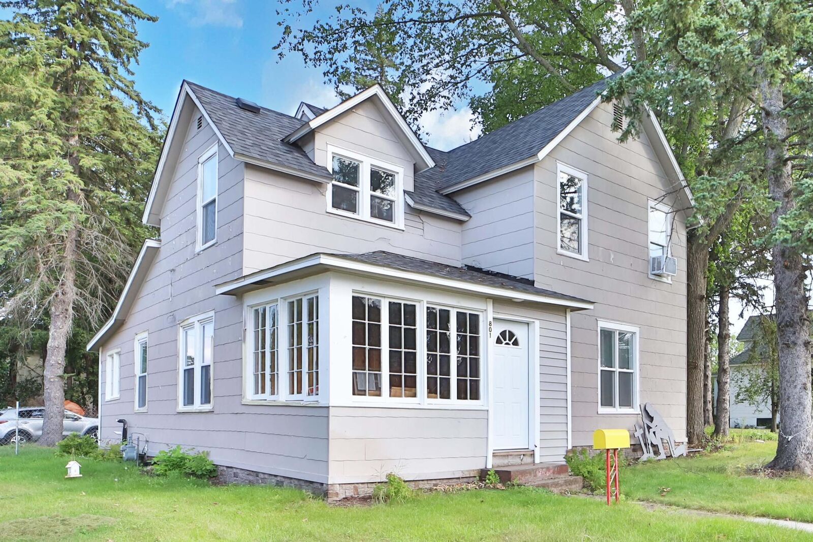Property Photo: 801 S 6th Street MN 56401