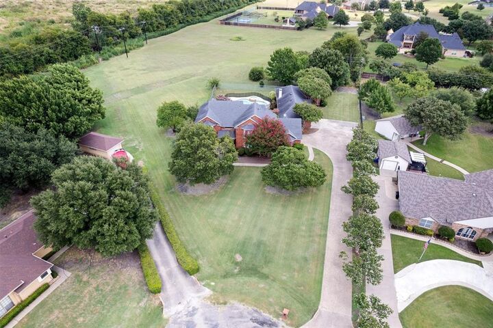 Property Photo:  126 Vintage Drive  TX 75165 