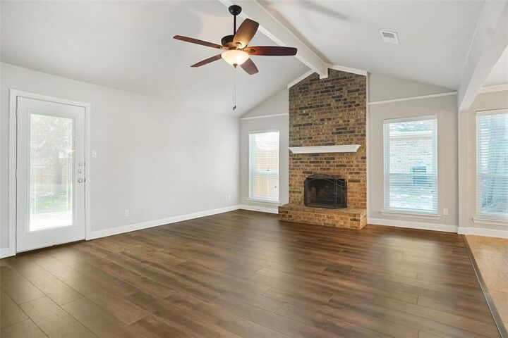 Property Photo: 7912 Irish Drive TX 76180