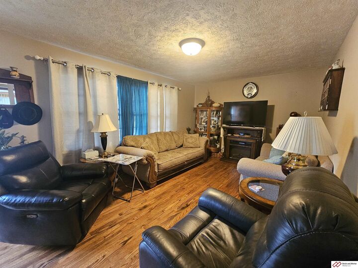 Property Photo: 410 N 17th Street NE 68310