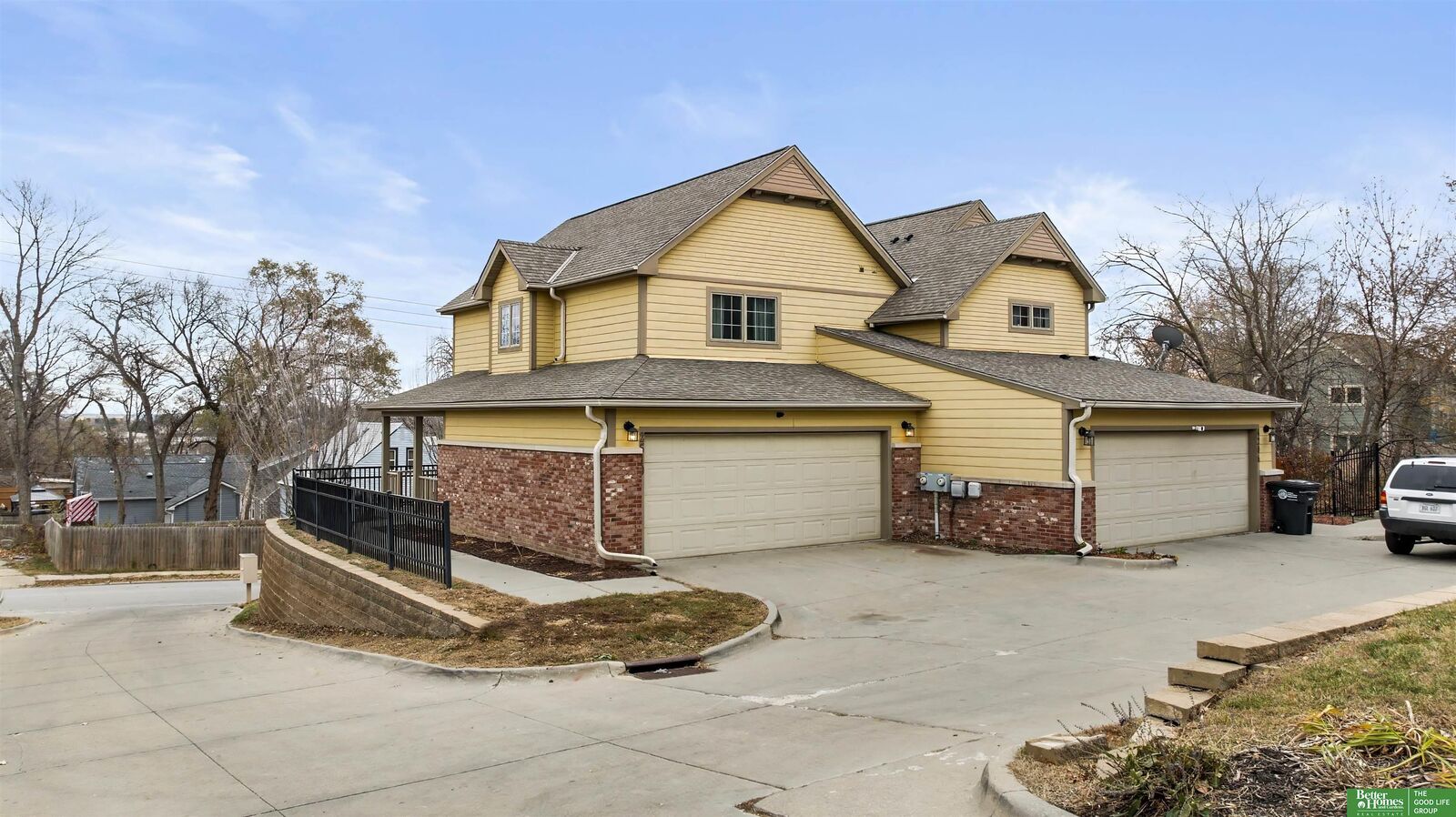 Property Photo: 2510 N 42 Street NE 68111