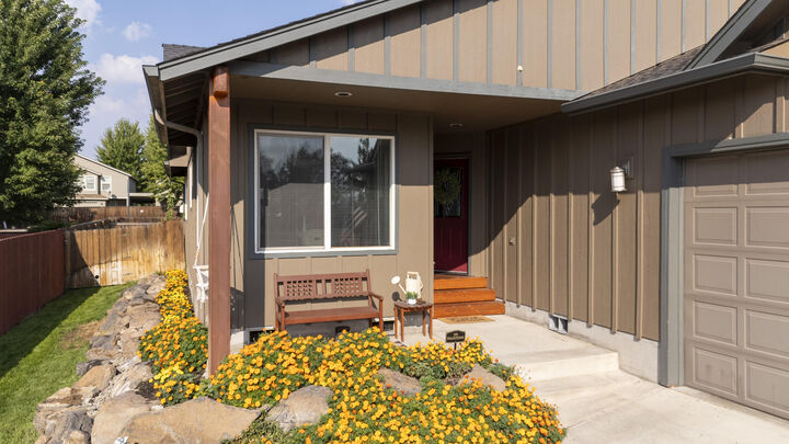 Property Photo: 2679 SW Salmon Avenue OR 97756