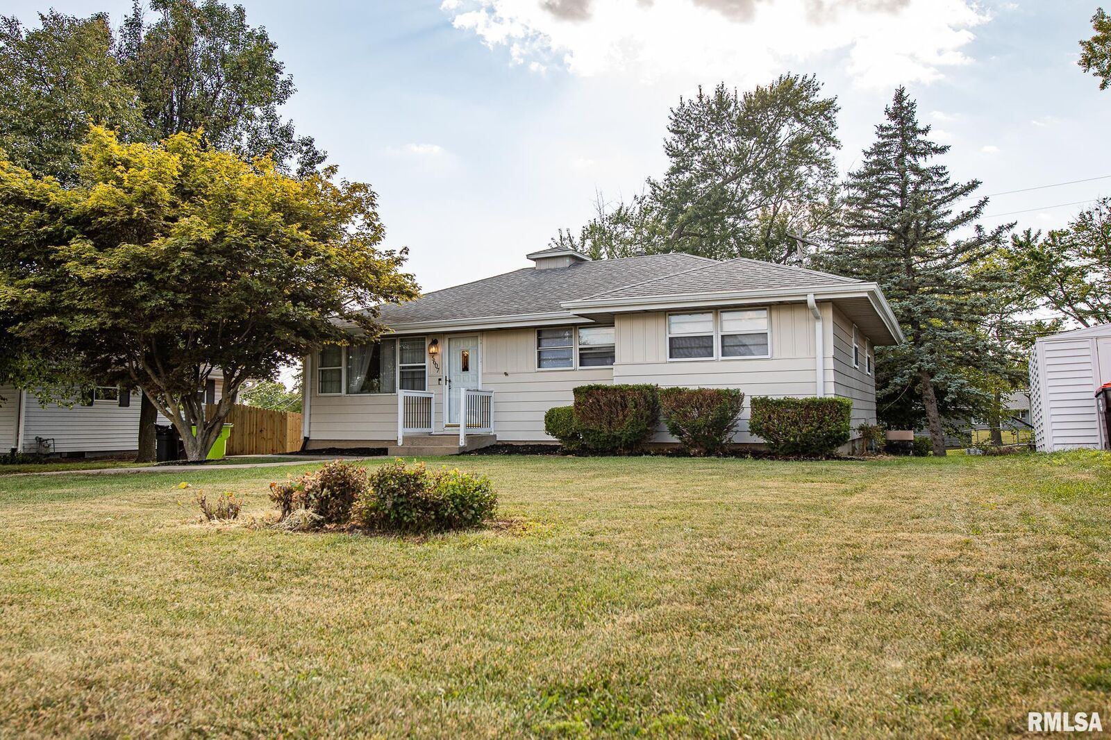 Property Photo:  5607 N Plaza Drive  IL 61614 
