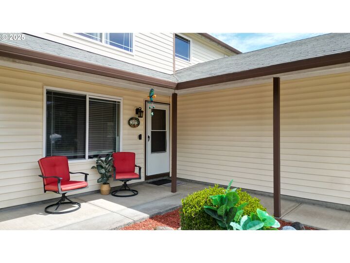 Property Photo:  12 SE 9th Cir  WA 98604 