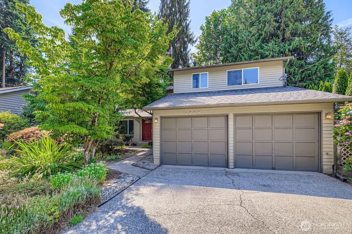 Property Photo:  6529 NE Arrowhead Drive  WA 98028 