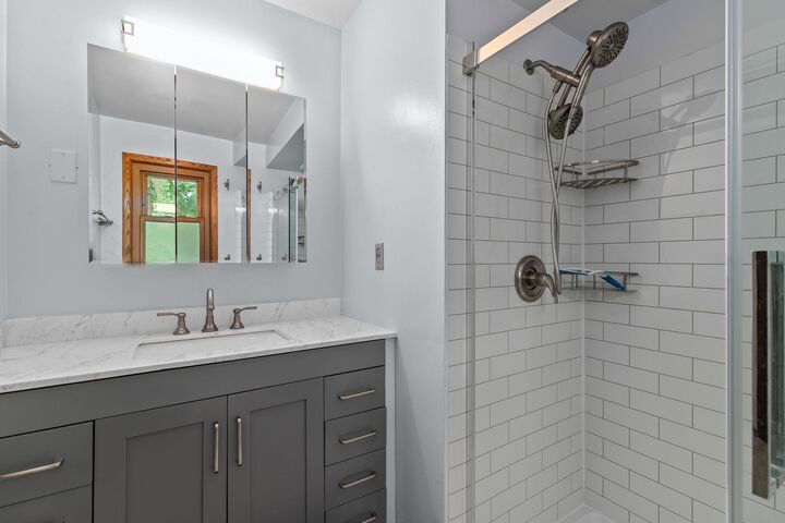 Property Photo: 832 Cambridge Court WI 54915