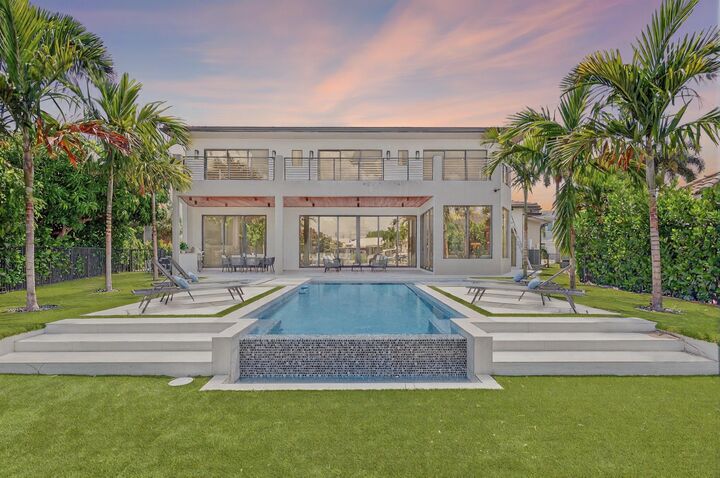 Property Photo:  721 NE 34th Street  FL 33431 