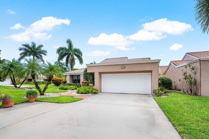 Property Photo: 11094 Applegate Lane FL 33437