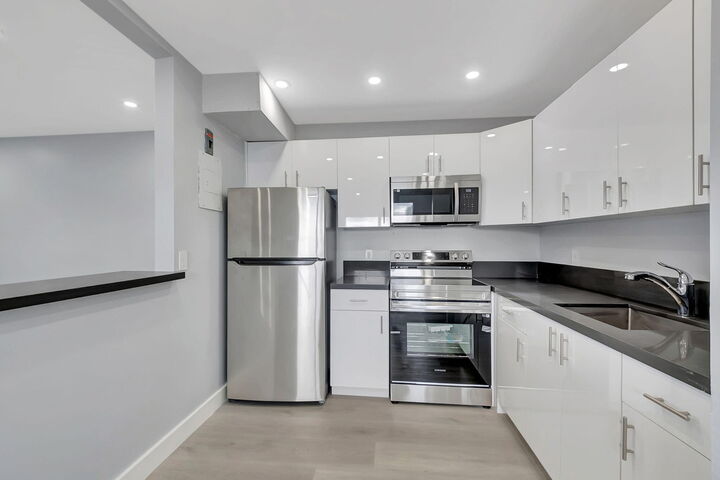 Property Photo: 171 Monaco D FL 33446